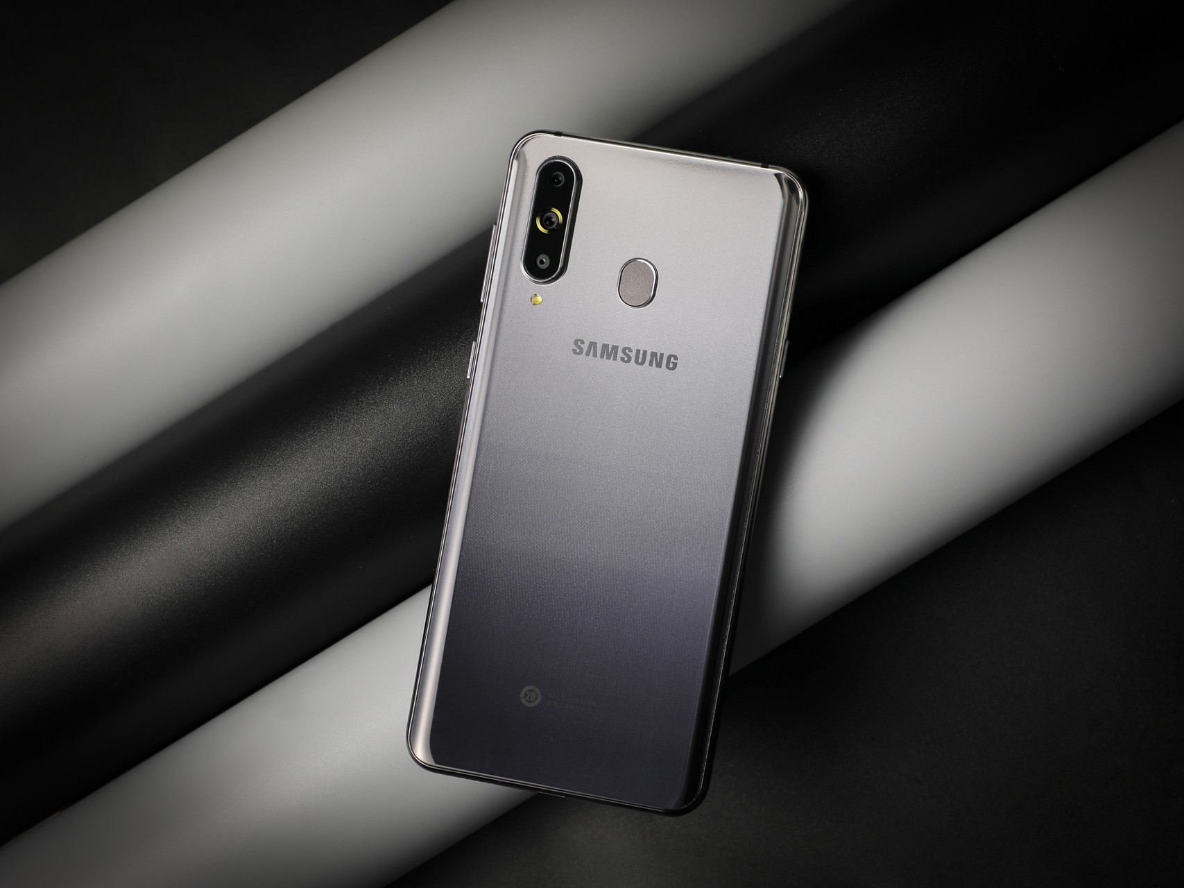 三星galaxy a8s